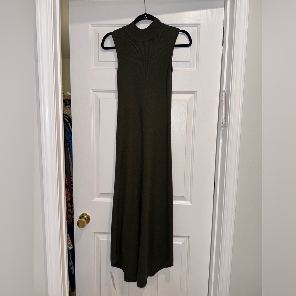 Green sleeves sweater dress